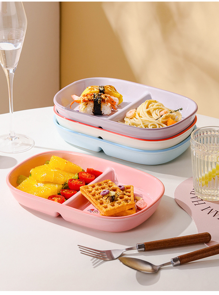 sanrio serving plate, cute and stylish, beautiful design, suitable for home use, fruit plate, two compartment ceramic material